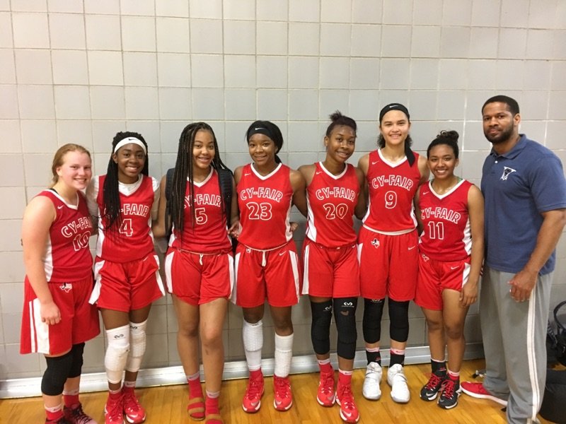 MouriMBonner's tweet photo. 💪41-38 dub over a talented Urban Heroes Elite group. Next up: US vs. Missouri Phenom @620p @Arlington Bowie HS on court 2 @CFEliteSports https://t.co/pch5Z9kObz
