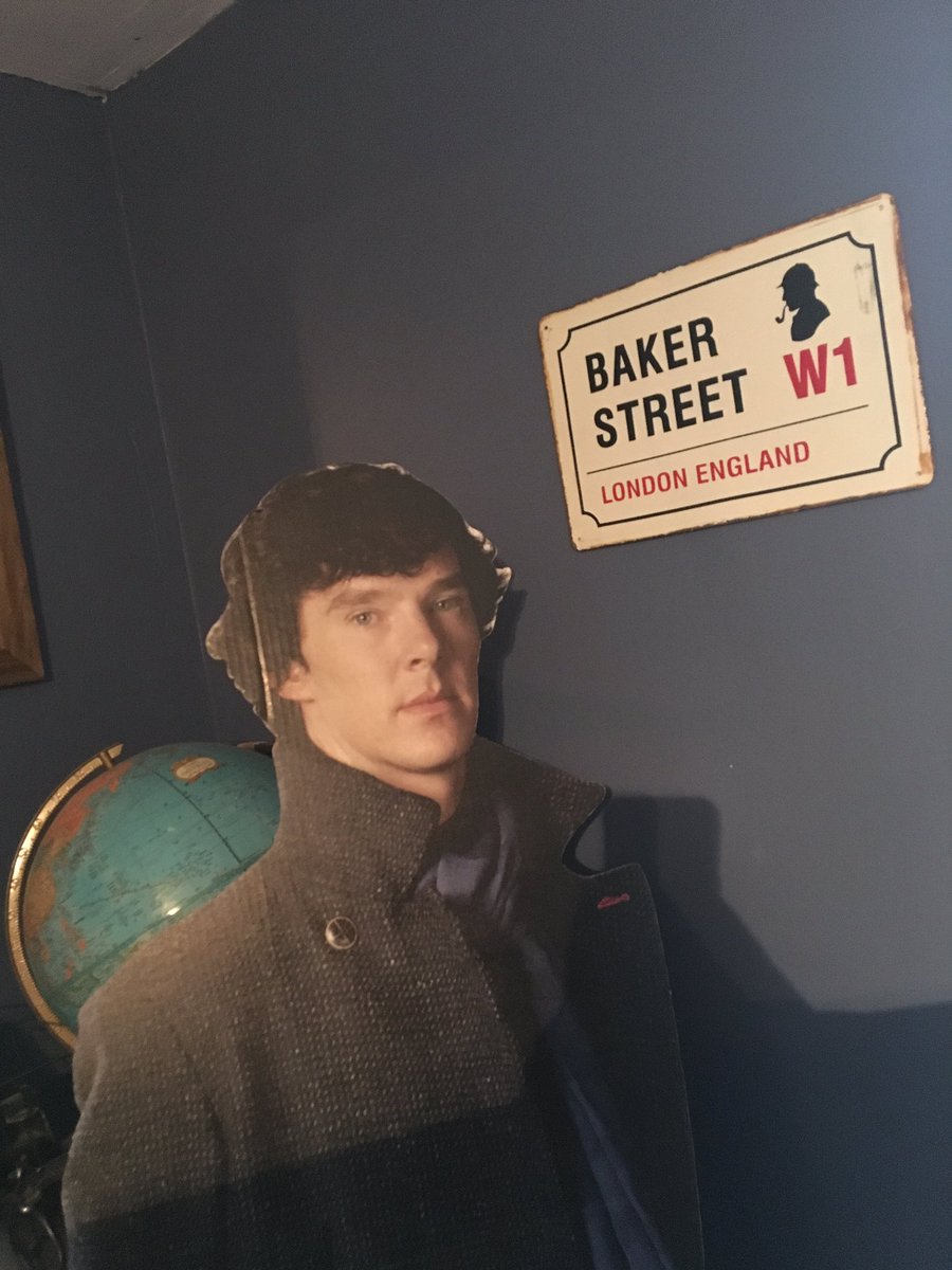 tonizmrusso's tweet photo. Harry Potter is not the only thing I was watching 😏 #cumberbitch #bakerstreetking #shadequeen #HarryPotterweekend https://t.co/iU11ySB3En