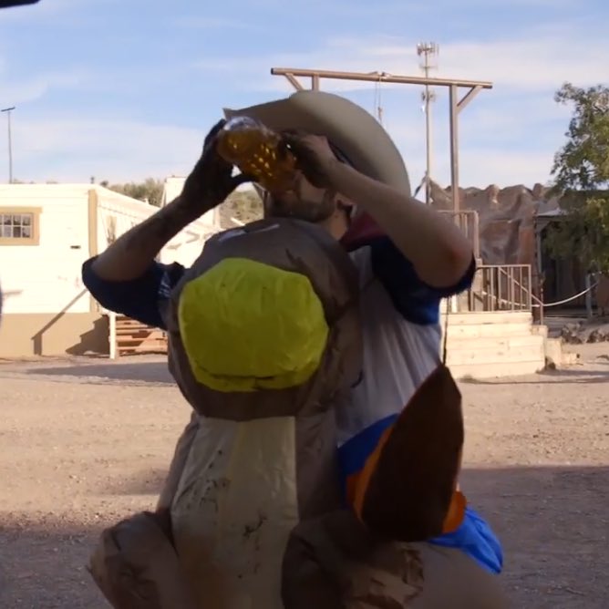 fangirl0418's tweet photo. So-drink-i 🍺  #SmoshSummerGames #SSGGiveaway https://t.co/1iLxmIiJc1