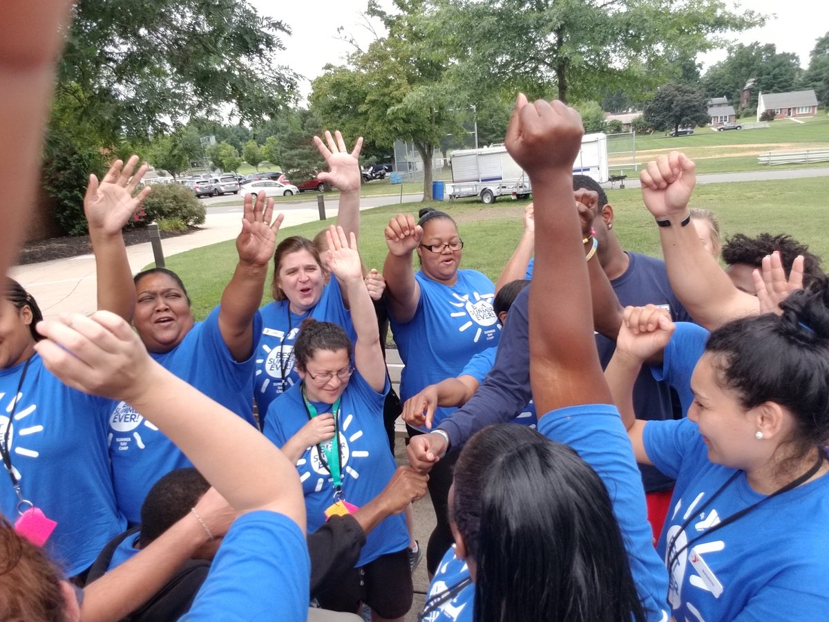 The team keeping morale high! #bestsummerever <a href="/stella_piper/">Karrie</a> @pfvYMCA