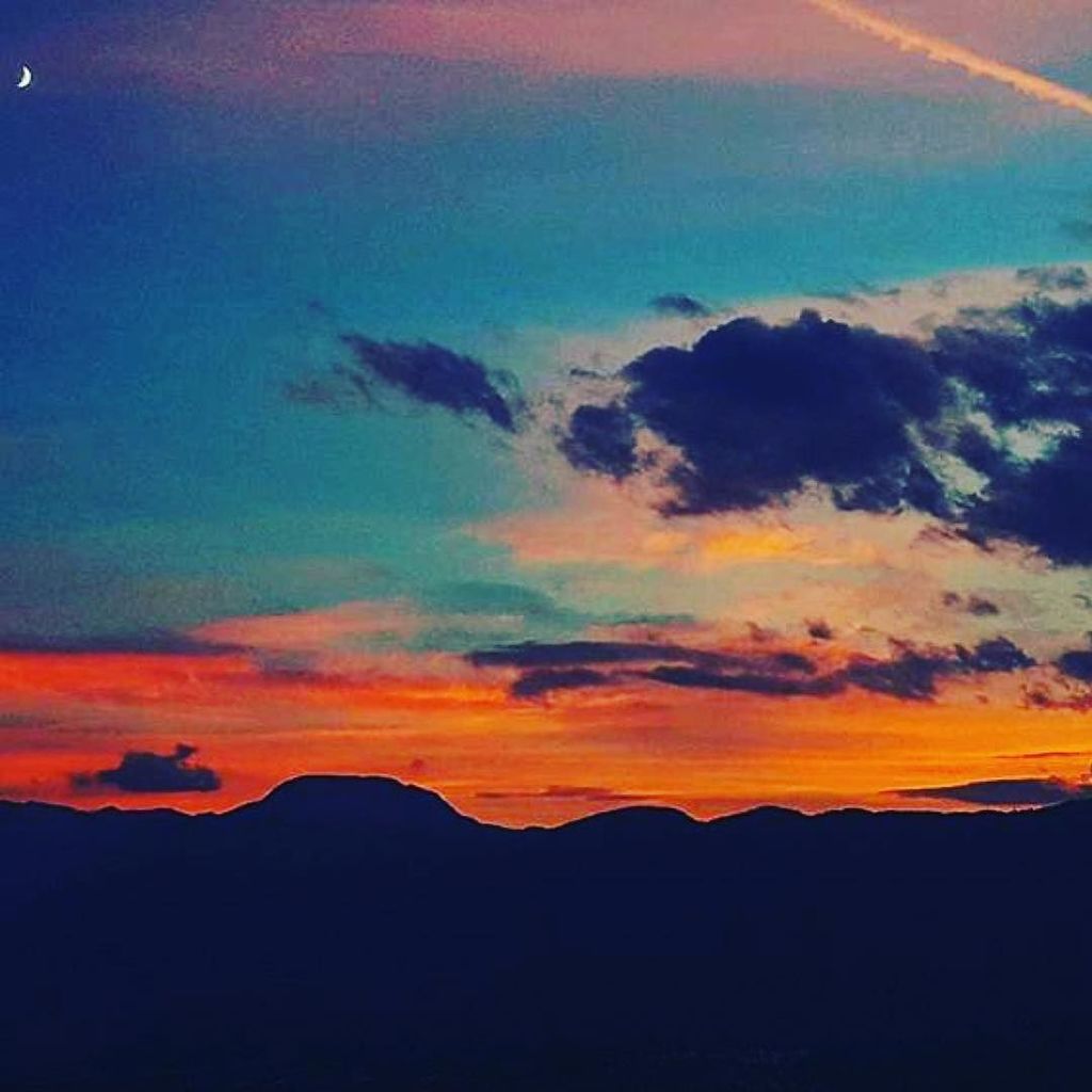 PinetaHotels's tweet photo. Giodnight from @ilovevaldinon lo vedete li in cima il @rifugiopeller  #MontePeller #dafarealpineta #dafareinvaldinon https://t.co/8NC01dpyAm