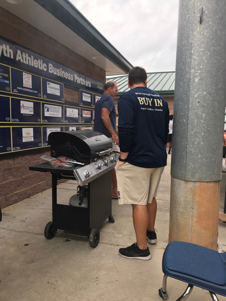 WestForsythFB's tweet photo. #goalsnight and #grillin https://t.co/cvUwmrxM0F