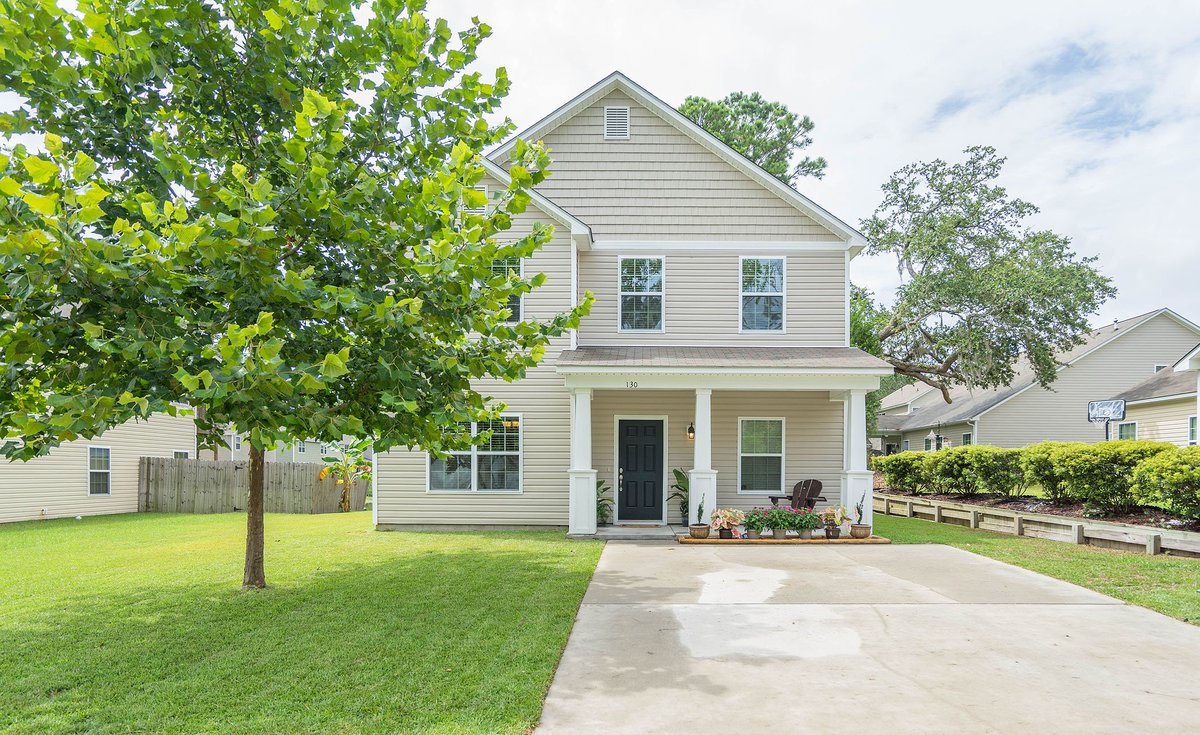 Island___Dreams's tweet photo. New Listing in #LibertyPoint
At $229,500 this 3 bdrm, 2 1/2 ba. won't last long! Open floor plan, airy kitchen w/granite. #WelcomeHome https://t.co/riZL618ZzX