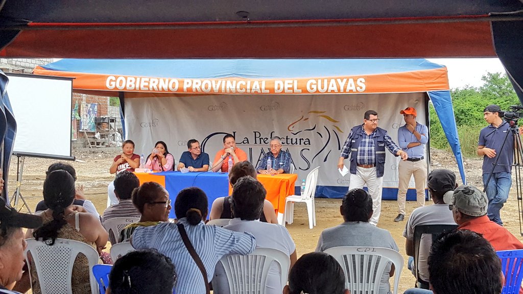 DIRDRA_GPG's tweet photo. Atendemos las inquietudes y preguntas de los habitantes de Finca Delia lugar donde se realizara el relleno hidráulico https://t.co/1bg9mcy7kk