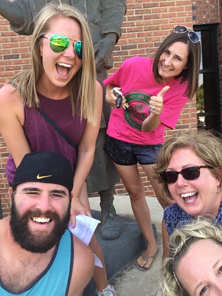 AnneAnniee73's tweet photo. #tweeterliter #stpatproud #stpatrick https://t.co/Jg9P7b1iQg