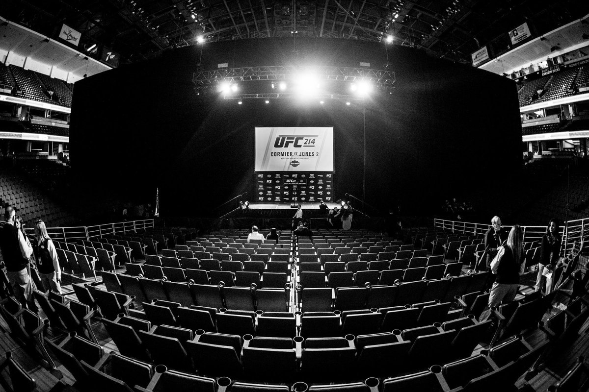 ufc's tweet photo. The stage is SET and doors are OPEN!!
#UFC214 weigh-ins go down in 45 minutes!! FREE & OPEN to the PUBLICβΌοΈ https://t.co/kJCVldEzP1