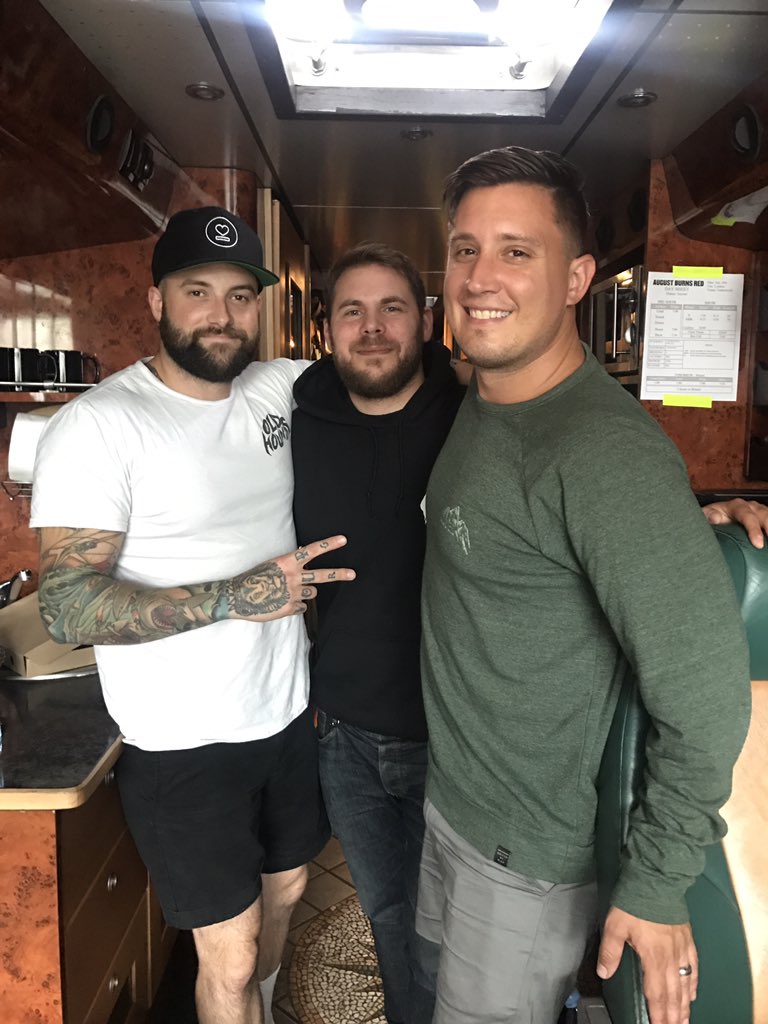 DavidFOWC's tweet photo. Just your average Friday hanging out and interviewing @abrband who put on an insane show at The Underworld tonight https://t.co/3u6n73q2Vw
