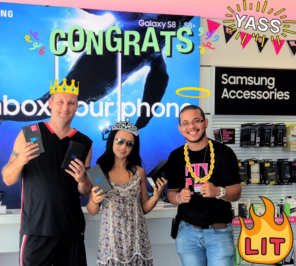srincon92's tweet photo. We treat them like royalty!👸🏻🤴🏼That's how we roll! #BOGOIsBack #HappyCustomer #SamsungGS8 @theSamsungSide @TMobile @JohnLegere https://t.co/ZPa1beVqSA