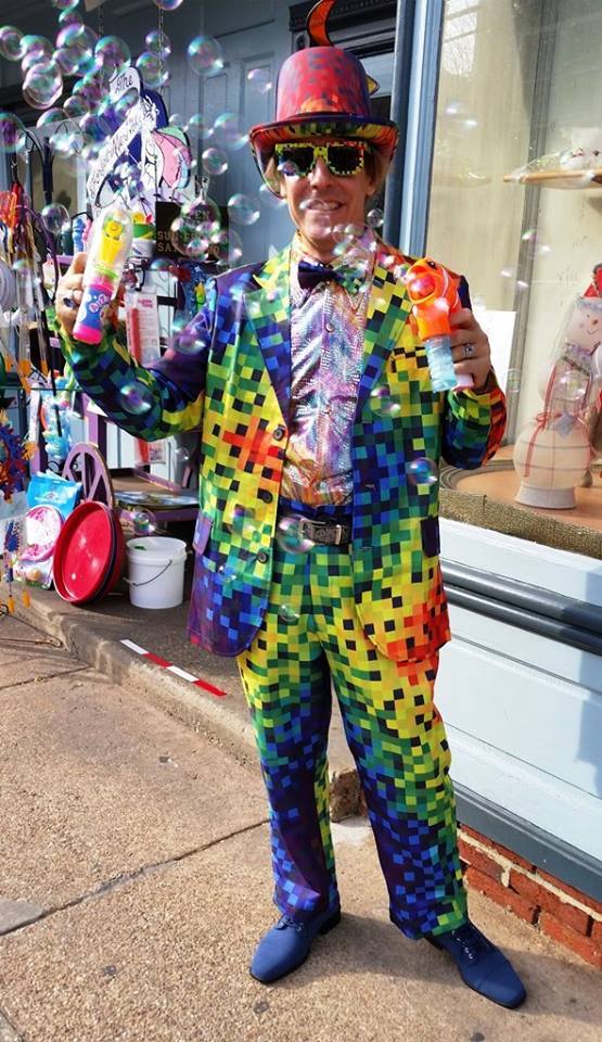 ecbubbleman's tweet photo. Stop by Tomorrow from 10am-8pm to see the new #oldec clock, shop, Barry doing #bubbles & how far we all have come in just #1year, @ShopOEC https://t.co/5KrLZl8oQl