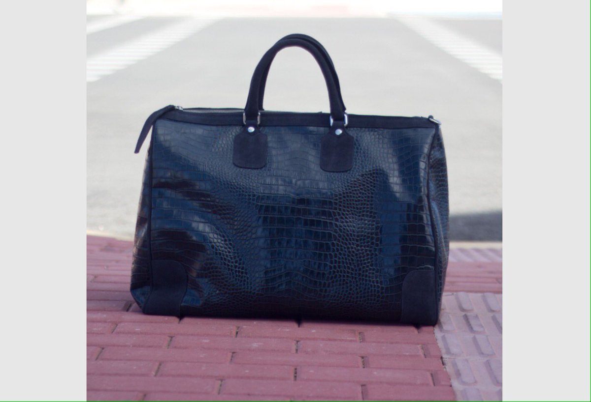 HAUSOFHERCULES's tweet photo. 2:59PM Polished Skin. [ 🎱].

Polished Skin | Midnight Blue Suede | Silver Zippers.

#Large #Leathergoods #Accessories. https://t.co/QLP1OX1SqI