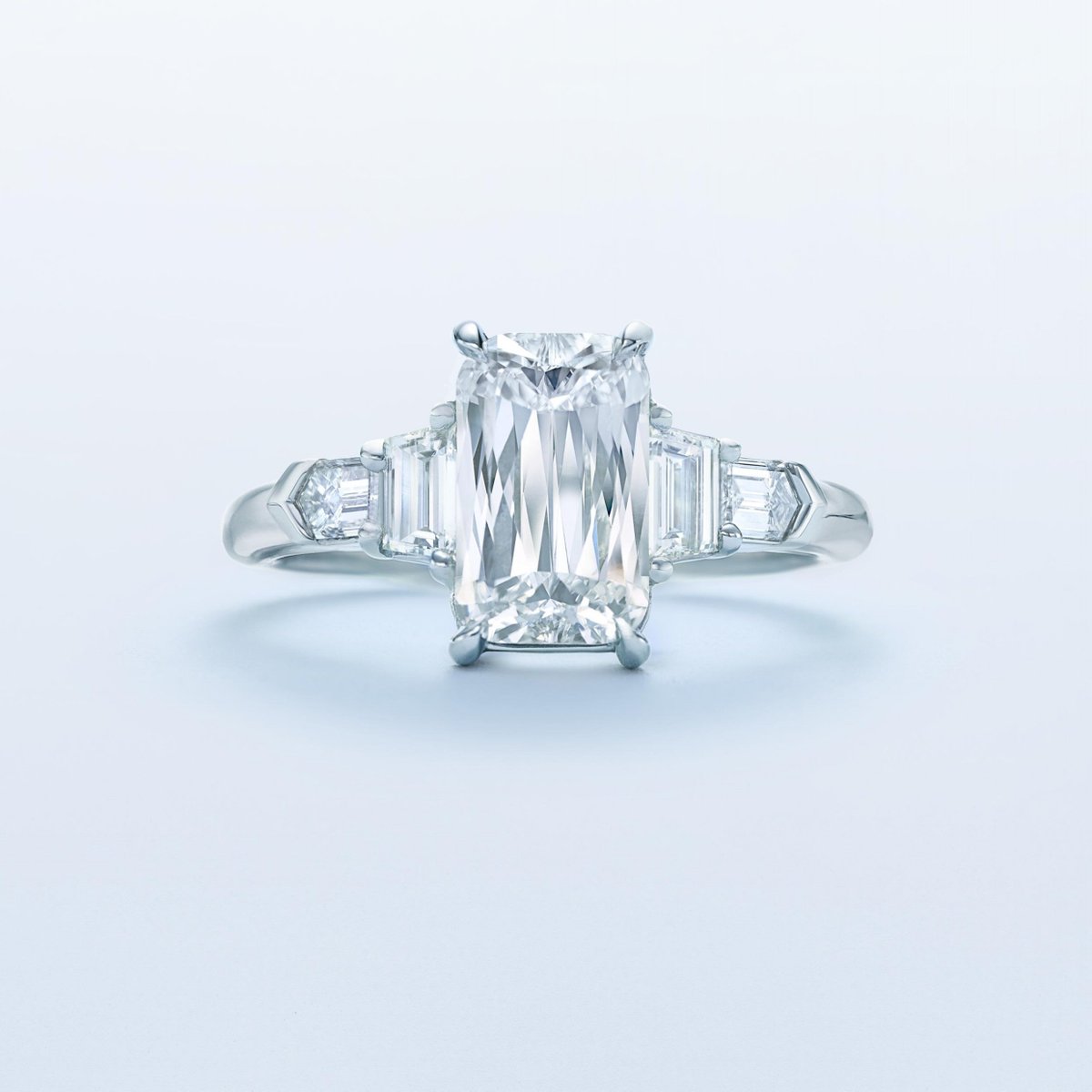KwiatDiamonds's tweet photo. A dazzling new ring from the ASHOKA® diamond collection. https://t.co/76dBfOd1Dt #ASHOKAdiamond #FancyShapeFriday https://t.co/0avfRpsTTH