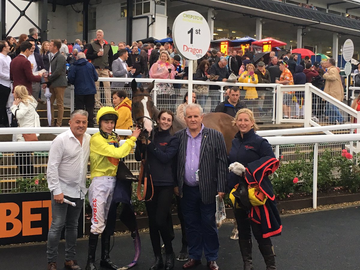 Chepstow_Racing's tweet photo. Fifth Race 7.50 - The @BathwickTyres Newport Handicap stakes

1. Kinglami 9/2
2. Seamster 3/1 https://t.co/jdmwrA39Wg