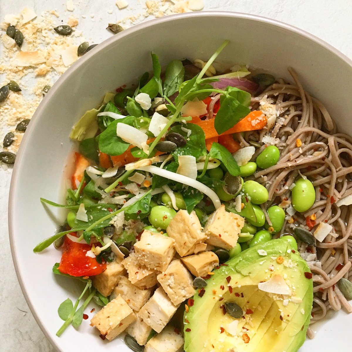 nourishingamy's tweet photo. Miso happy 🌈💚 ramen bowl with @ClearspringUK noodles @BirdsEyeUK edemame &amp; #veggies 🌟#bowlsofgoodness #Vegan https://t.co/ORCjmfPYu7