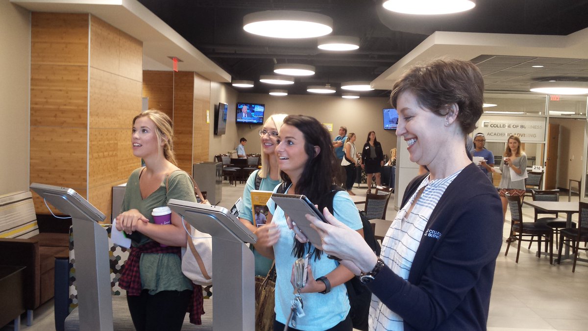 UTCRollinsCOB's tweet photo. Hey Biz Mocs - We're ready for ya! Like if we'll see you at our Back 2 Business event next month! #UTC #Fall2017 #UTC_COB #GoMocs #UTC21 https://t.co/Pc28x6a1DZ