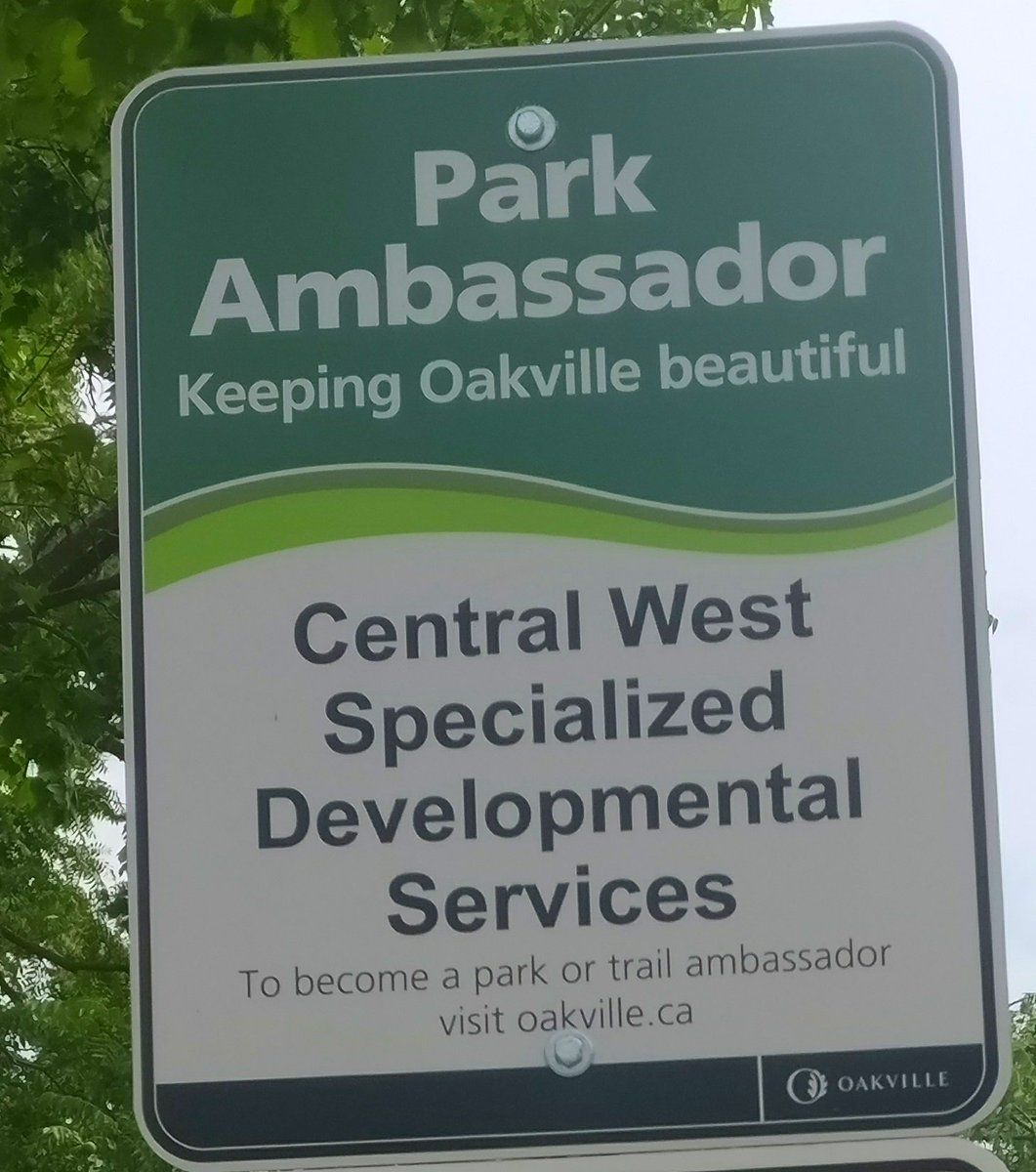 CWSDS1975's tweet photo. #CWSDS park ambassadors are out regularly helping @townofoakville maintain the beauty and serenity of #WestwoodPark public park. https://t.co/rftEZMqUH2