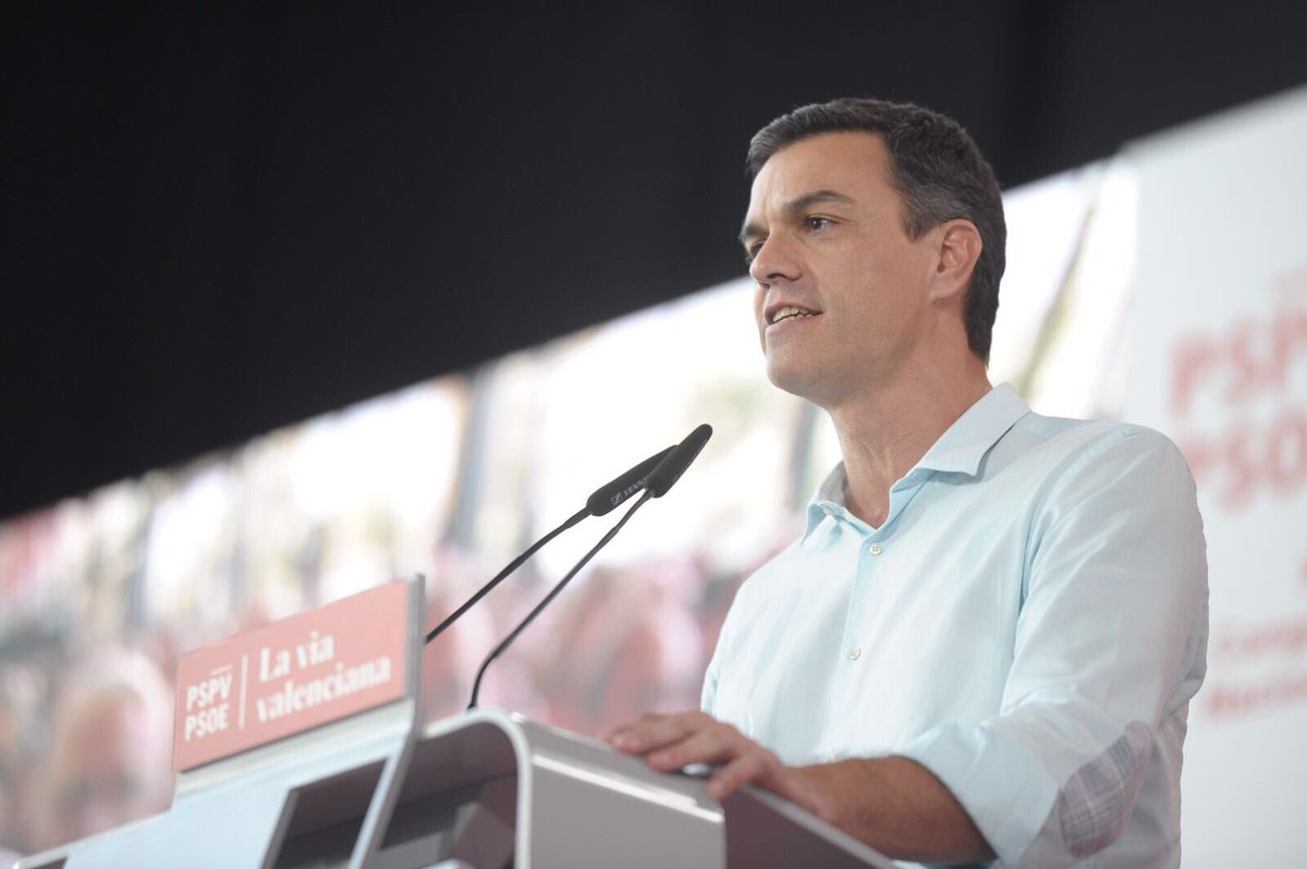 sanchezcastejon's tweet photo. Al no dimitir, se demuestra que Rajoy utiliza la presidencia para defender sus intereses personales y no el interés general de los españoles https://t.co/IOjvZWj0nP