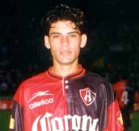 History_LigaMX's tweet photo. Pocas historias como la de @RafaMarquezMX, pocos jugadores con tanta clase. A 21 años de su debut, hoy vs el mismo rival, mismo estadio. https://t.co/kWJz4Hlkeb