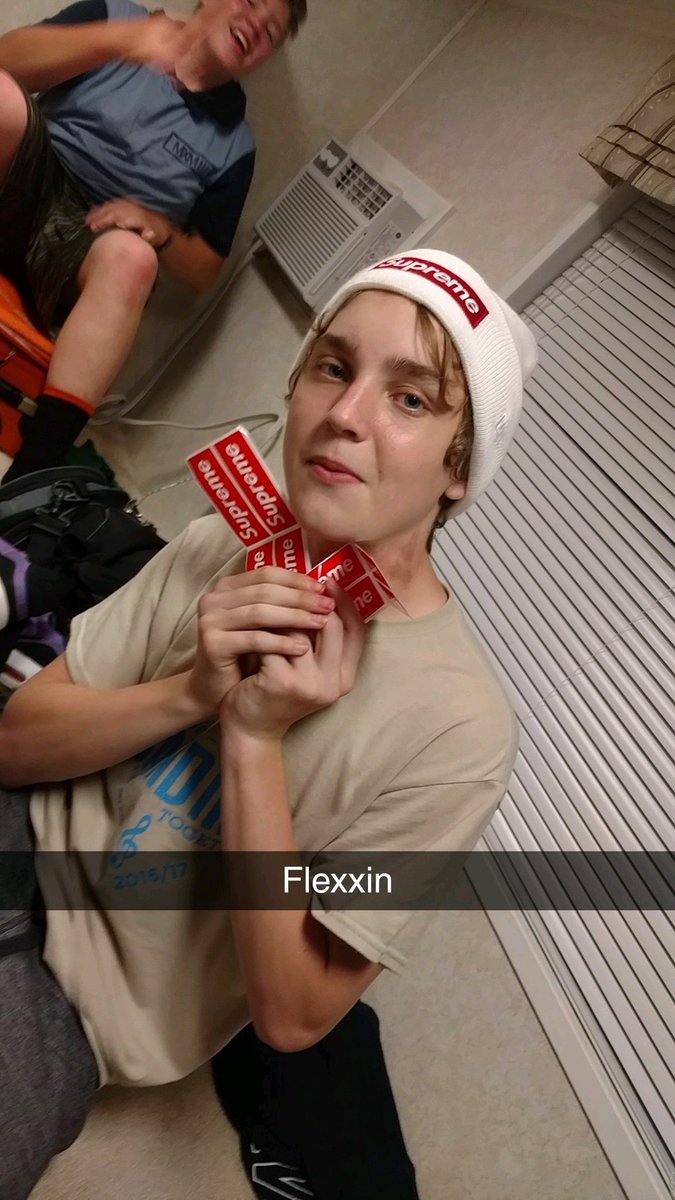 urFUCKINdaddy's tweet photo. @_xElectricc flex https://t.co/peo5FjvPCC