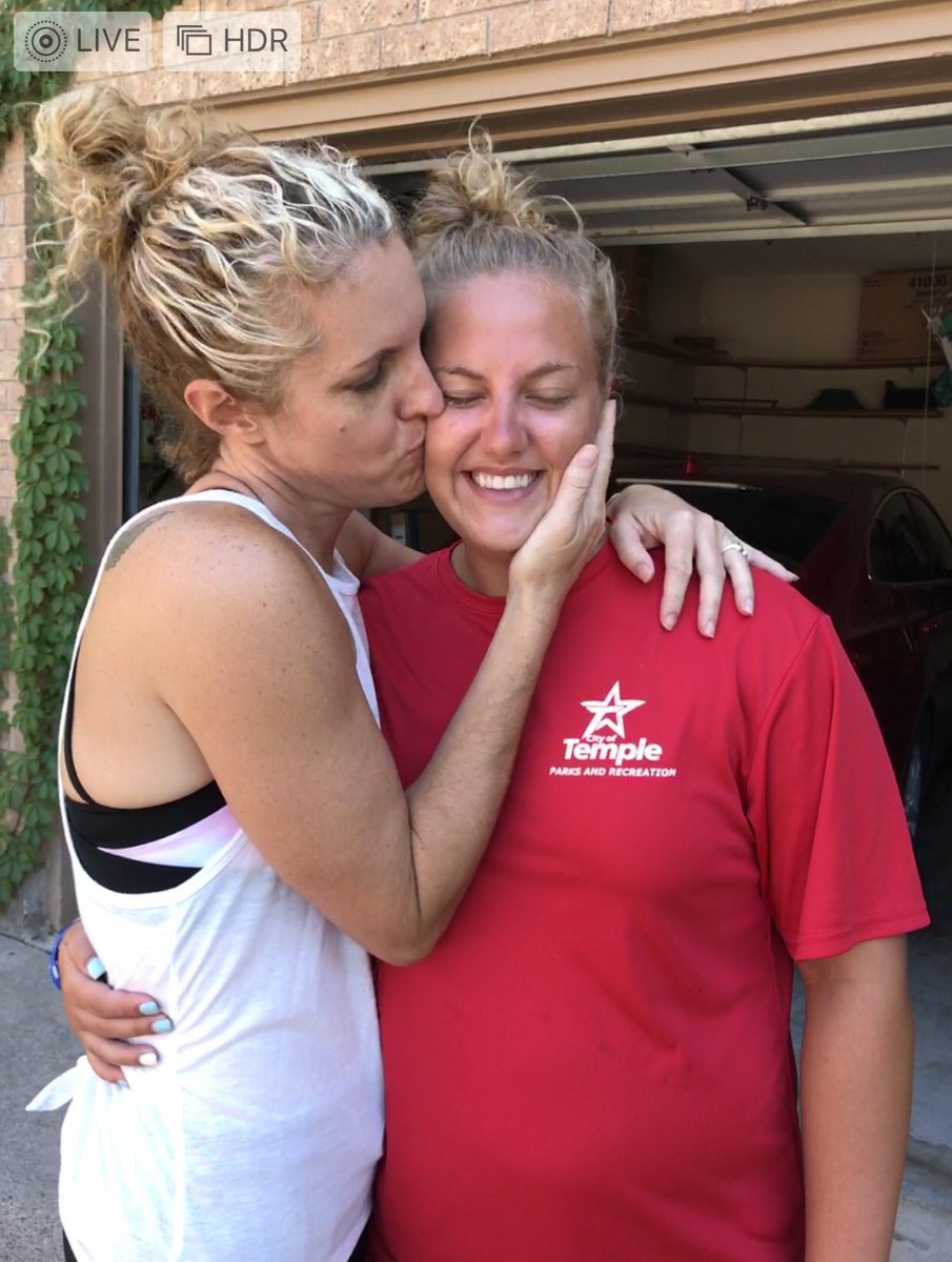 juliechristie74's tweet photo. My girl! #lifeguard #hardworker #proudmomma #lifegoestoofast #daughter #friends https://t.co/lCckE7qwFp