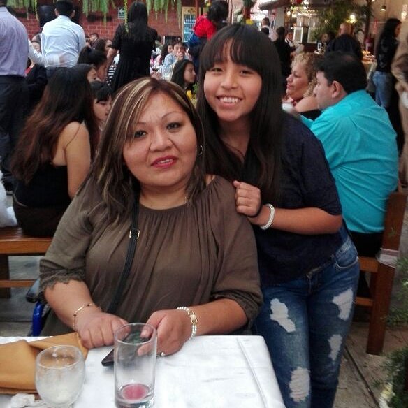 Margari77874644's tweet photo. Niurka con mi sobrina https://t.co/VmEqSOogRf