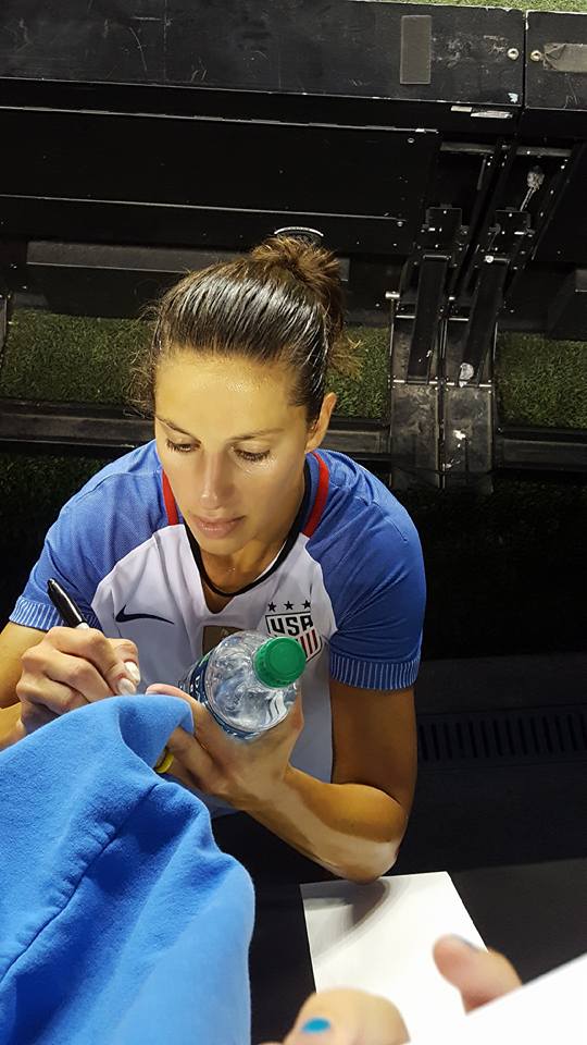 knaydee's tweet photo. @CarliLloyd Thank you for taking time to make last night one my cousin will never forget! #ToN2017 https://t.co/b43IzGpe9O