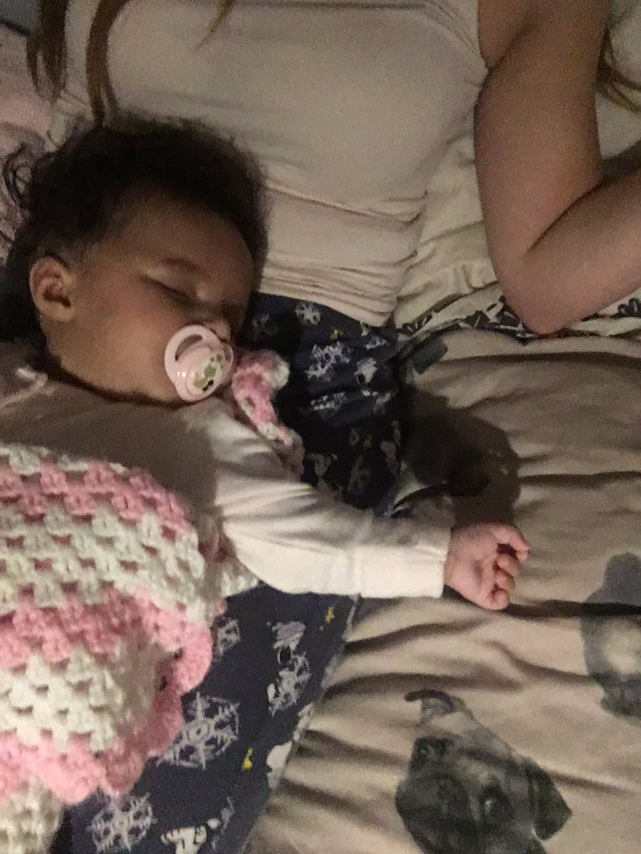 BitchesSquat's tweet photo. Night in with chunky bum ❤️😍 https://t.co/9MEHap7eIl