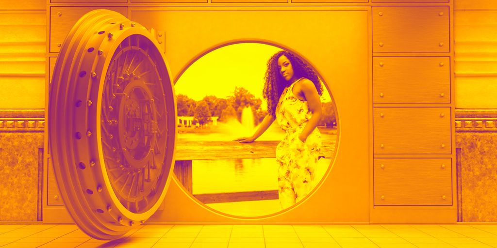 vydiaofficial's tweet photo. This week's #VydiaVault is spreading positivity w/ the wise words &amp; smooth sound of Tori Shanice. Watch #HangLoose https://t.co/ZH2wSYct7f https://t.co/suz5cEFZdx