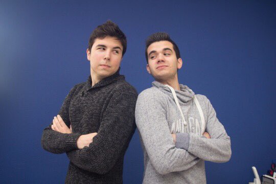 ytoldtimes's tweet photo. Esta foto es la típica que el fandom JAMÁS va a superar 🔙 #ytoldtimes @bysTaXx @WillyrexYT https://t.co/fuJy4iymo4