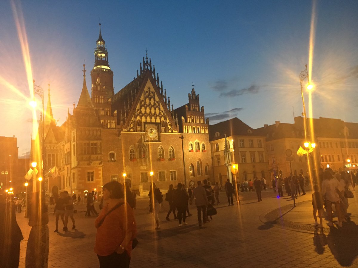 AniaSzymanowska's tweet image. A very beautiful stop on oir way to Prague #roadtrip #girlsnight #fun