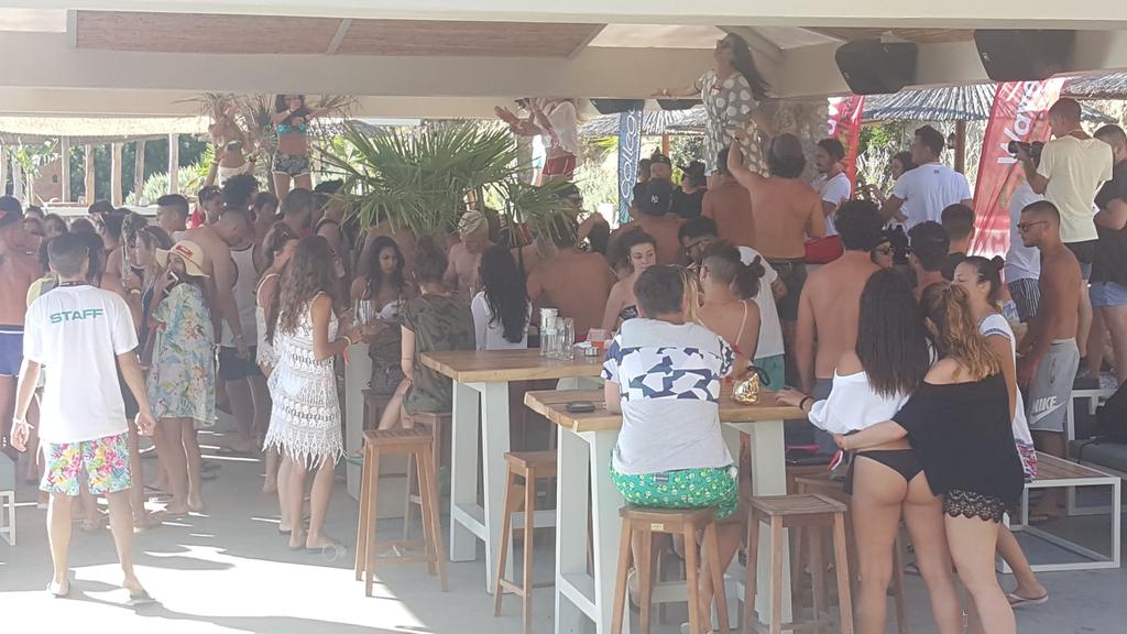 Friday's are 🔥🔥🔥
#corfu #greece #summer2017 #kavos