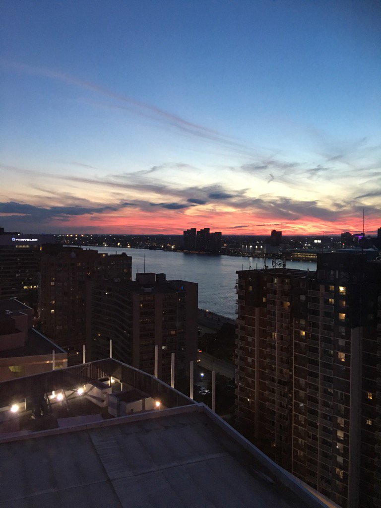 Fabulous day in Windsor today with great FPs.  Amazing view last night of Detroit River.   #swodrocks <a href="/BarkerMerz/">Julie Barker-Merz</a>