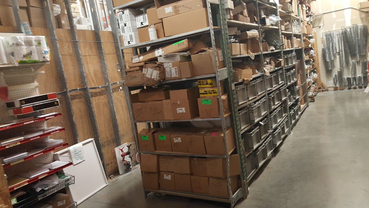 When your POG TL is proud to show off the fixture room :) <a href="/everardogreena1/">Everardo Greenaway</a> @NikoGonzo122