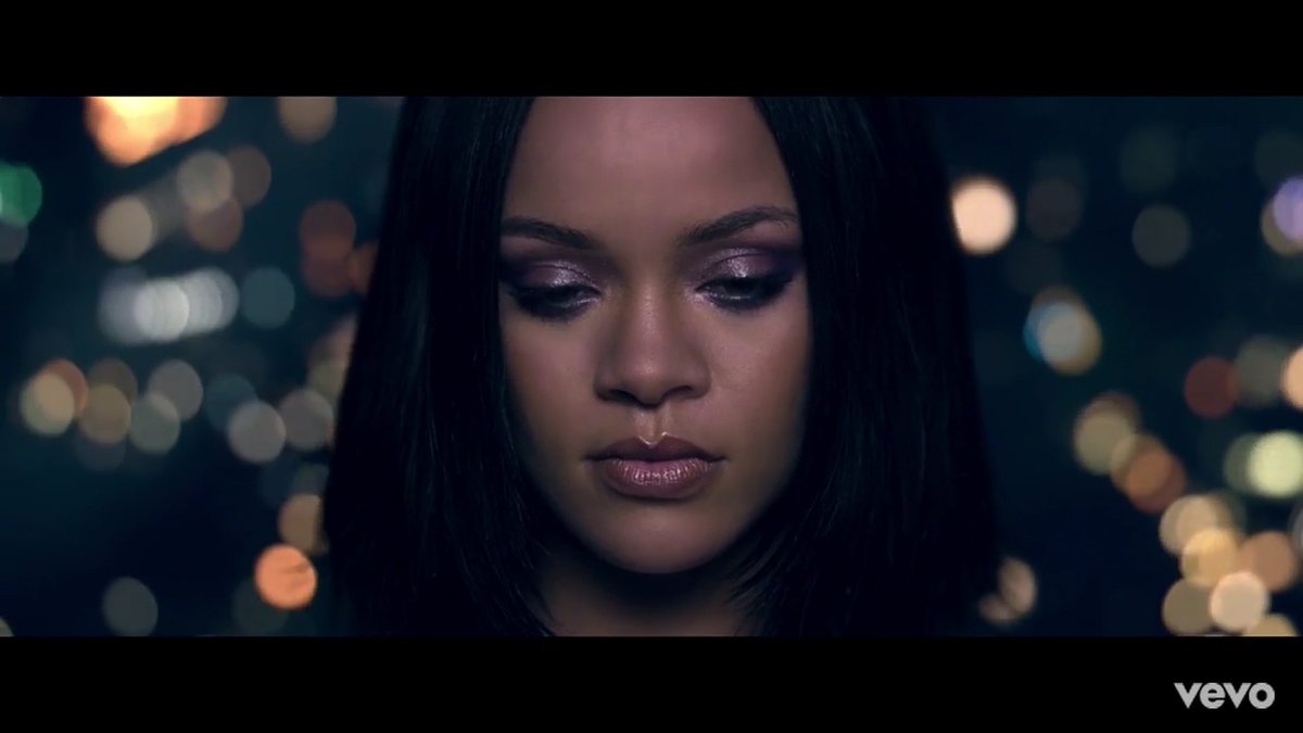 pariburesmi1's tweet image. #LOYALTY Music video out now on YouTube/VEVO 
Let's stream it
LINK: youtu.be/Dlh-dzB2U4Y