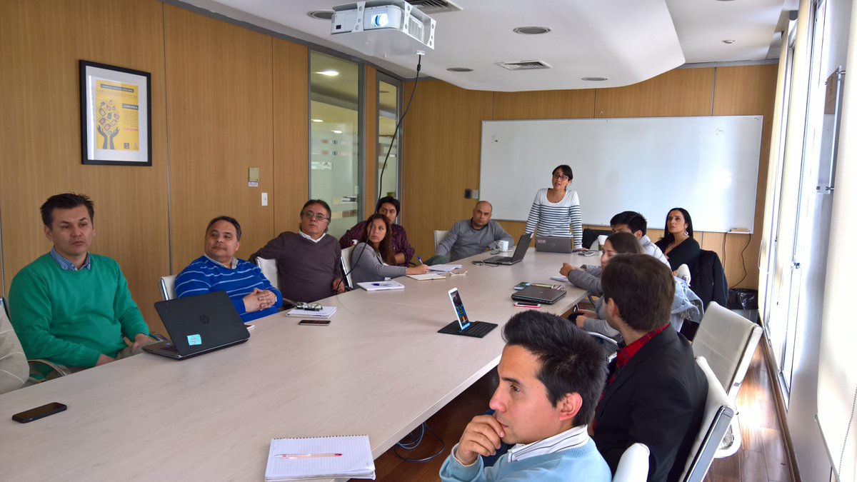 eduardoquiroga's tweet photo. CIADE expone a #FIUNAB indicadores de impacto académico en los periodos 2016/2017 en @uandresbello https://t.co/ptAZARLAr2