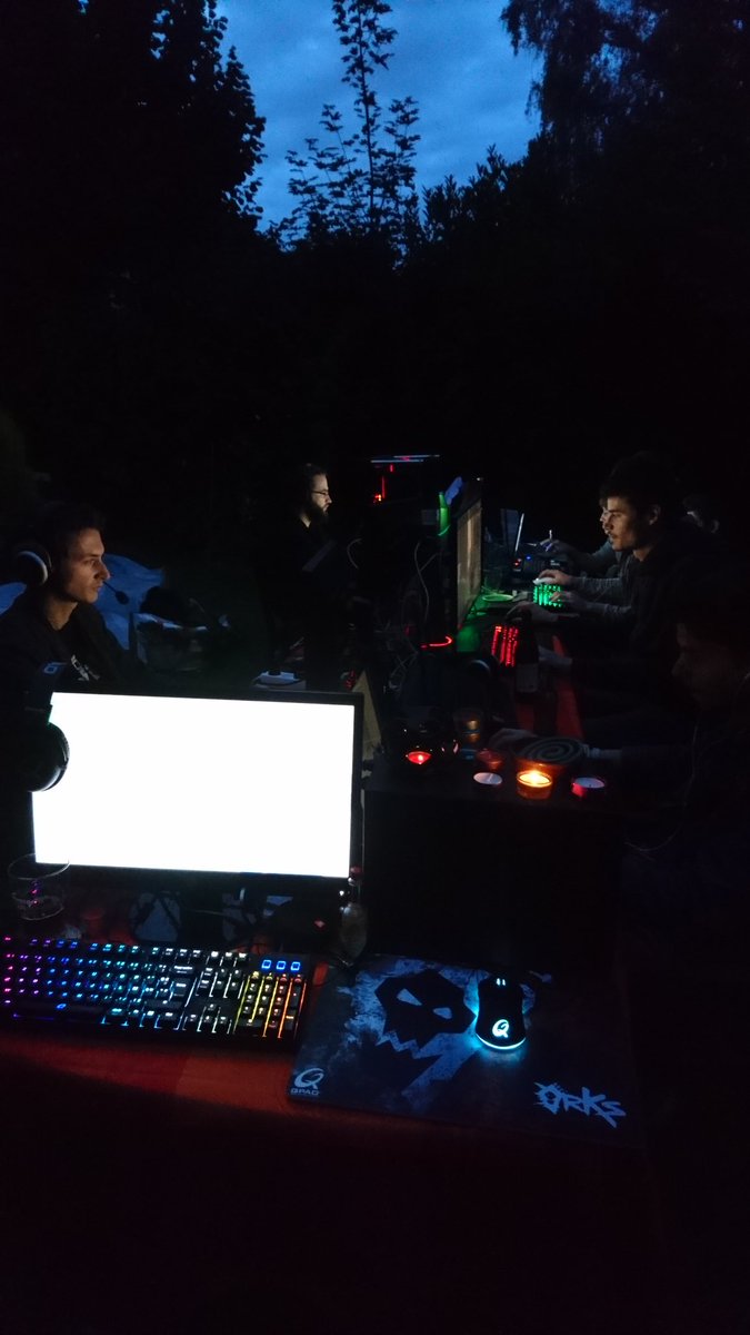 trafjuan's tweet photo. Le week-end commence bien !! #lan2campeurs #gaming@labelleÉtoile @orksesports @QPAD #strasbourgBYnight https://t.co/3m3dwxPReg