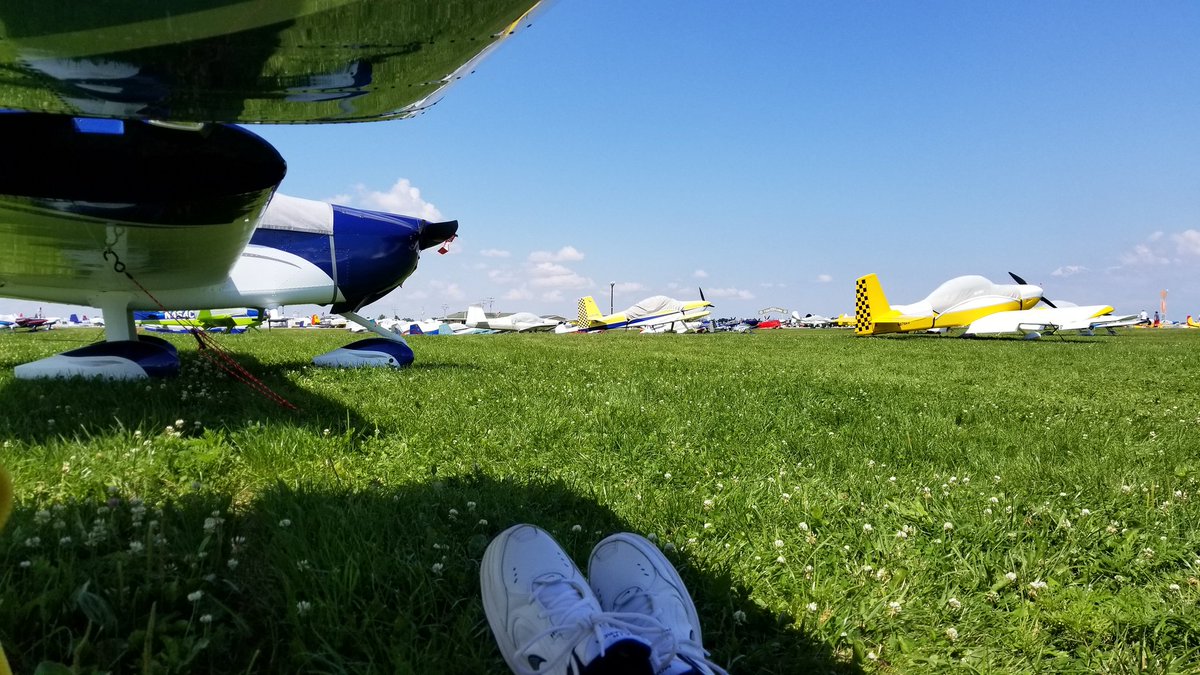 EAA_Chapter_34's tweet photo. Advantage # 45 of flying your own plane into #OSK17, personal shade. https://t.co/fByeXJHmEg