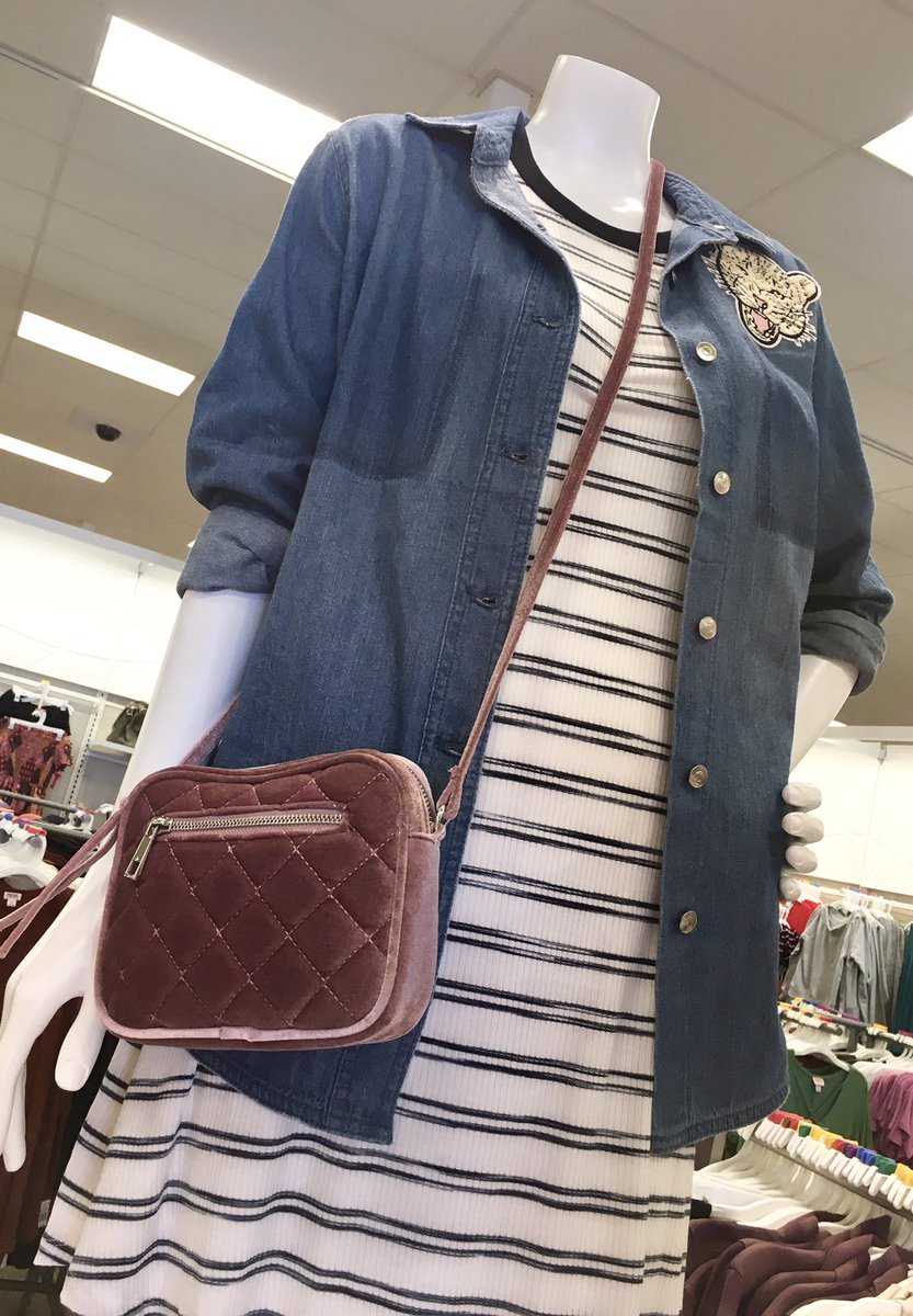 Totally 90's!! #mossimo #backtoschoolfashion #targetstyle #target #vmtl #fashiondiaries #ootd. @PjeturSigurdson <a href="/Des_Rios1/">Desiree Rios</a> @HutchTimothy.