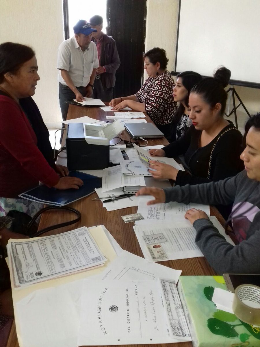 SADERPue's tweet photo. Durante esta semana nos reunimos con productores en Atlixco, Guadalupe Victoria y Zacatlán #SAGARPAPue https://t.co/qeC97AYACq https://t.co/erxiN3g1nY