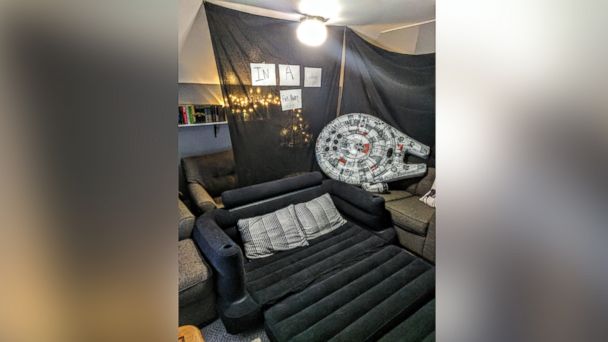 ElizaWMurphy's tweet photo. Couple tries to outdo each other with surprise date nights. DIY enchanted rose + 'Star Wars' = #relationshipgoals! https://t.co/f7DKMxcphV https://t.co/g0TaFohSdD