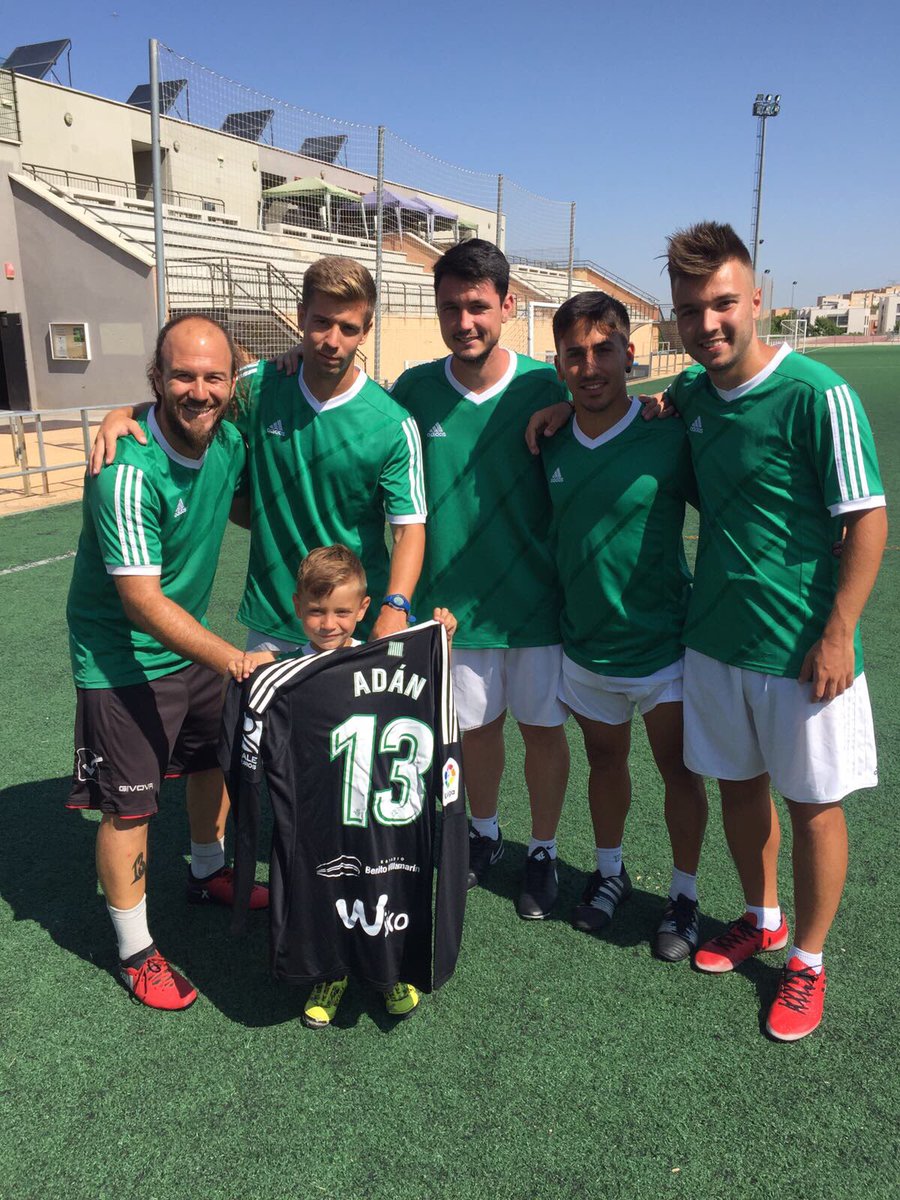 CampusAdan's tweet photo. Hasta el año que viene chic@s! Feliz Verano ! Gracias a todos los monitores sin ellos no sería posible! Y sin ti tampoco @AntonioAdan13! https://t.co/h2Ei56iJyx