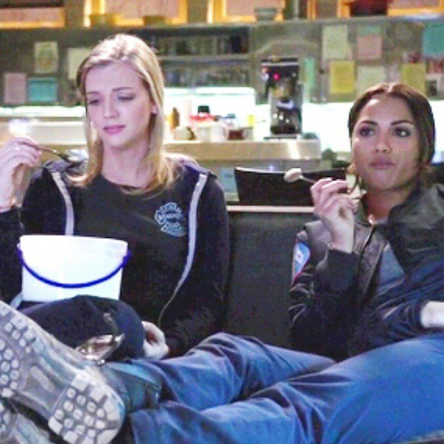 Bouchareb05's tweet photo. Me, today because there's still two months waiting !! #OneChicago #CF #S6 #September28 #F51Back #SBrett #GDawson #BrettonioAlways πβοΈ https://t.co/6pkBolHB4h