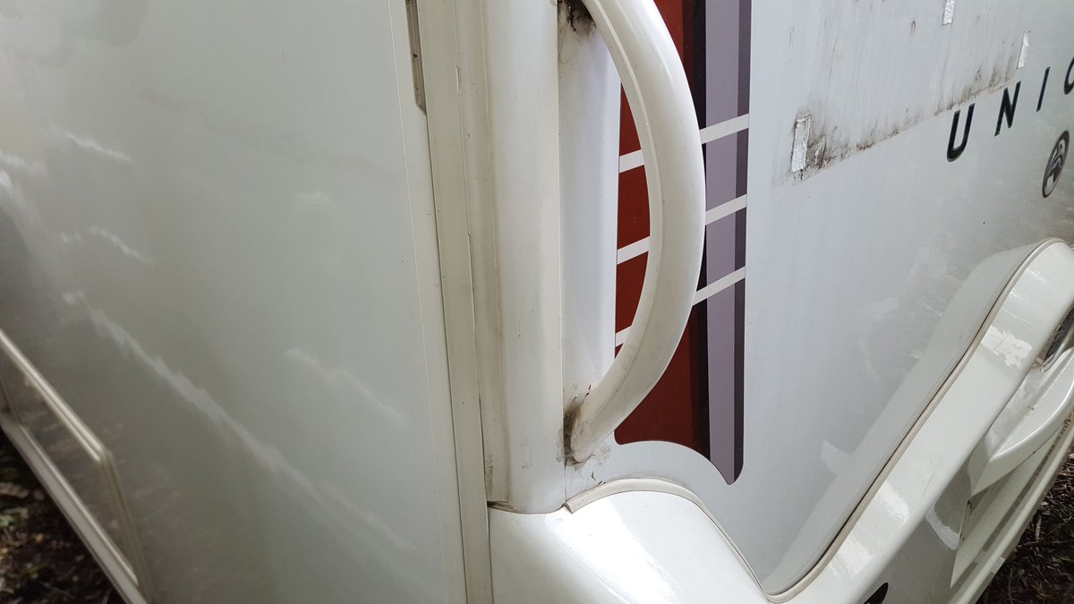 VRCltd1's tweet photo. #caravan #mobilebodyshop #dorset #hampshire #Devon  Bailey unicorn cracked around the grab handle following a collision. https://t.co/aU18ra36lF