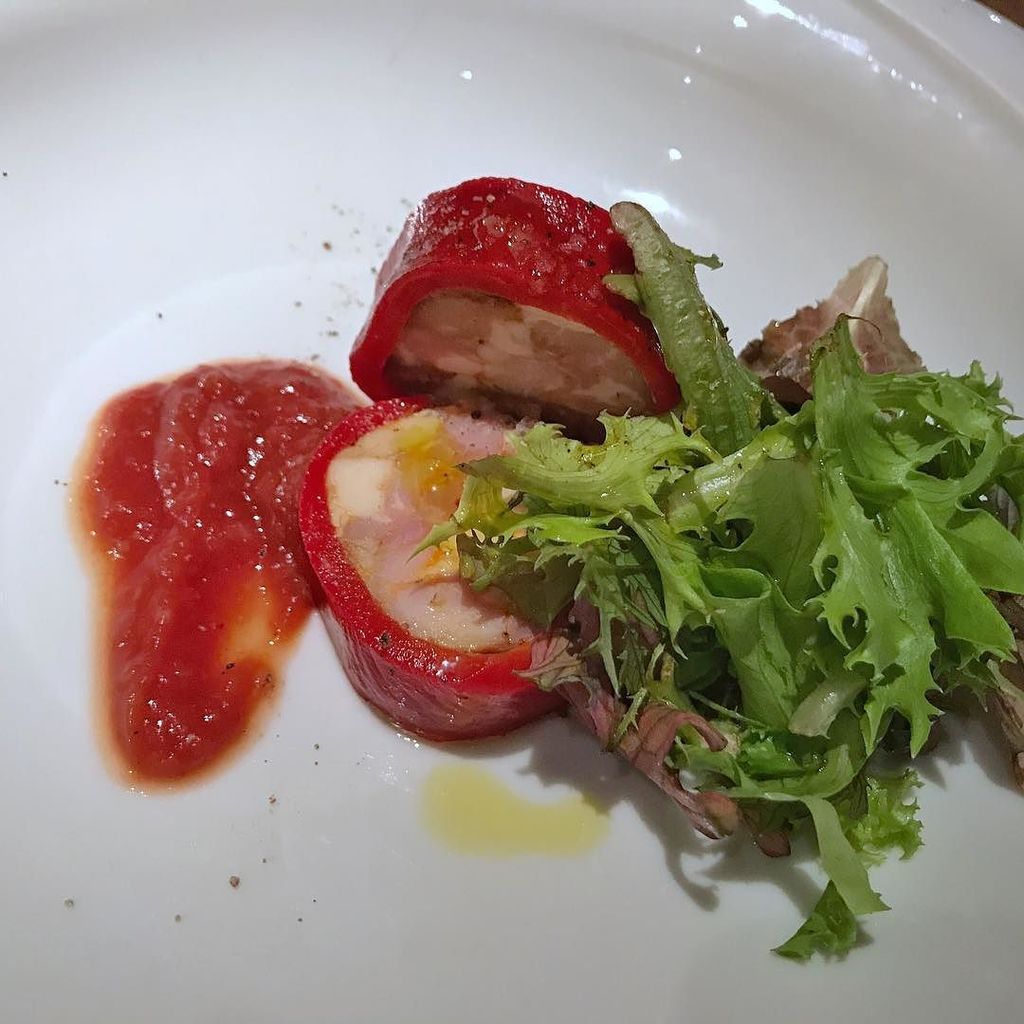 jokuti's tweet photo. Fantastic cold stuffed paprika!
#jokuti_hungary
#foodie #hungarianfood #kistucsok #balatonszemes #stuffedpaprika #toltottpaprika #summerfo… https://t.co/otRPMMw8H8