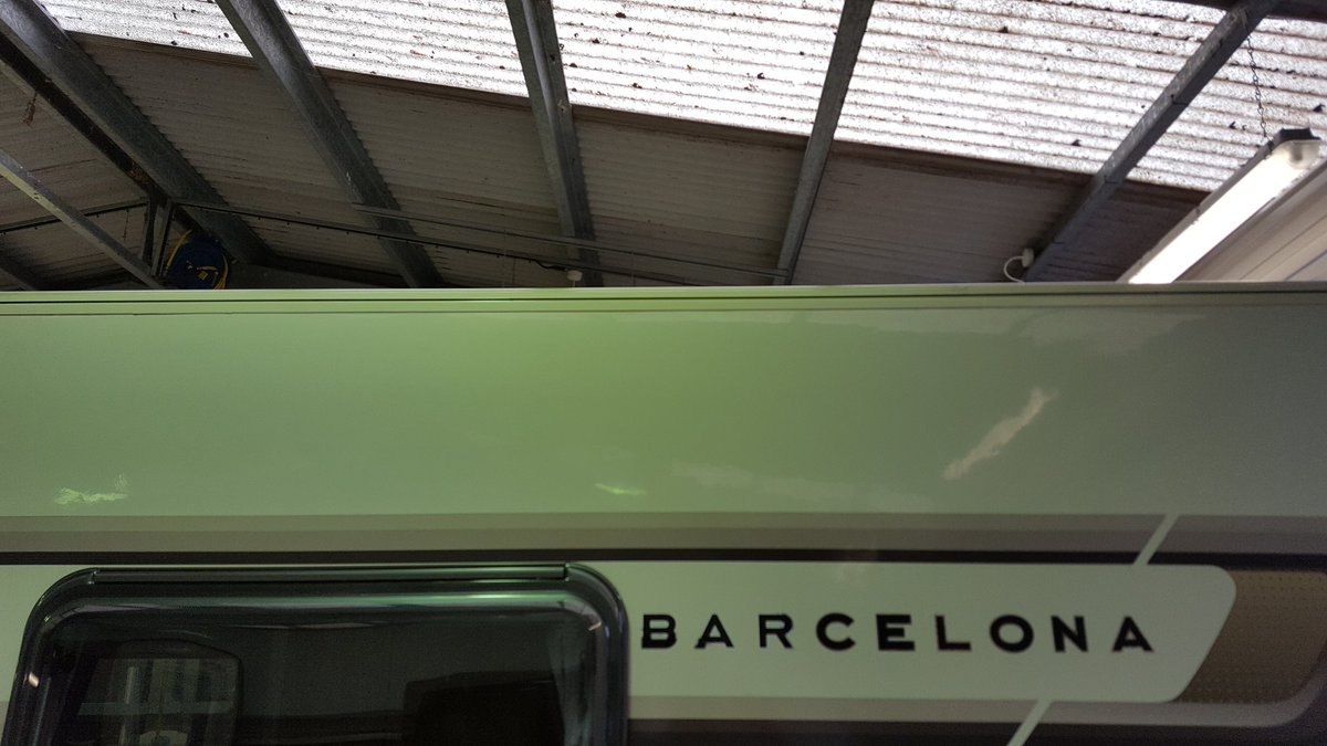 VRCltd1's tweet photo. #caravan #mobilebodyshop #caravanrepair Bailey unicorn barcelona holes repaired following the removal of a pull out awning https://t.co/eLar2IsISz