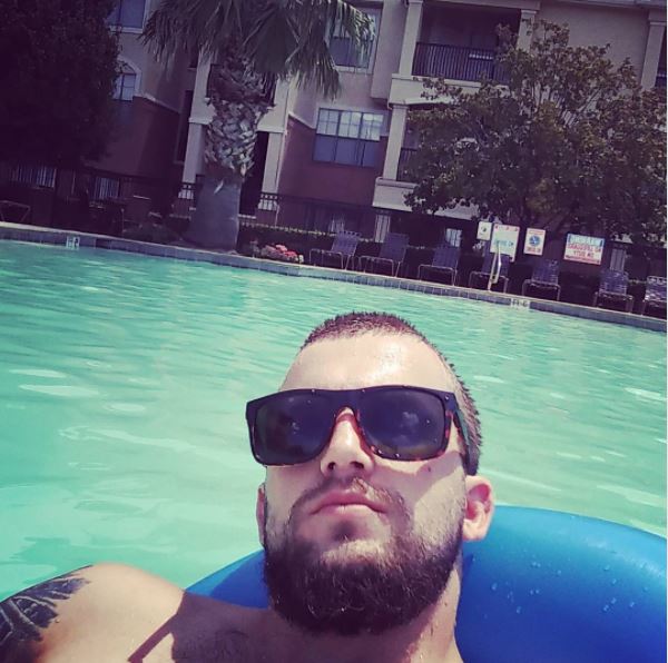 austinlingo's tweet photo. Fight Life #LightsOut #austinlingo #pool #Dallas #fightlife https://t.co/NHOW4rhJ18