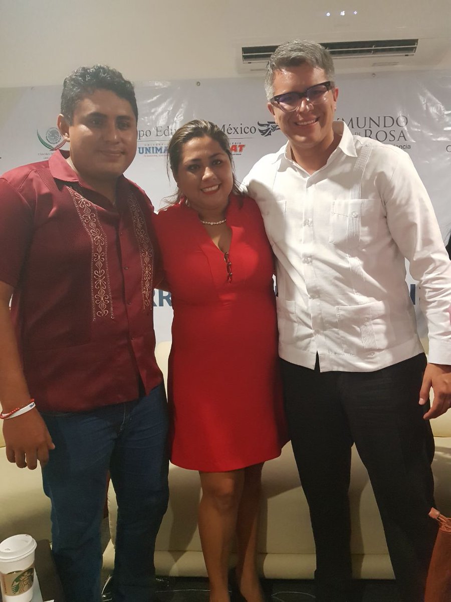 _JenniJuarez's tweet photo. Fue un placer saludar a mi amigo @CJamesBarousse en el foro "Combate a la Corrupción e Impunidad". #AgendaMéxico2030 https://t.co/r5h6MVtu7u