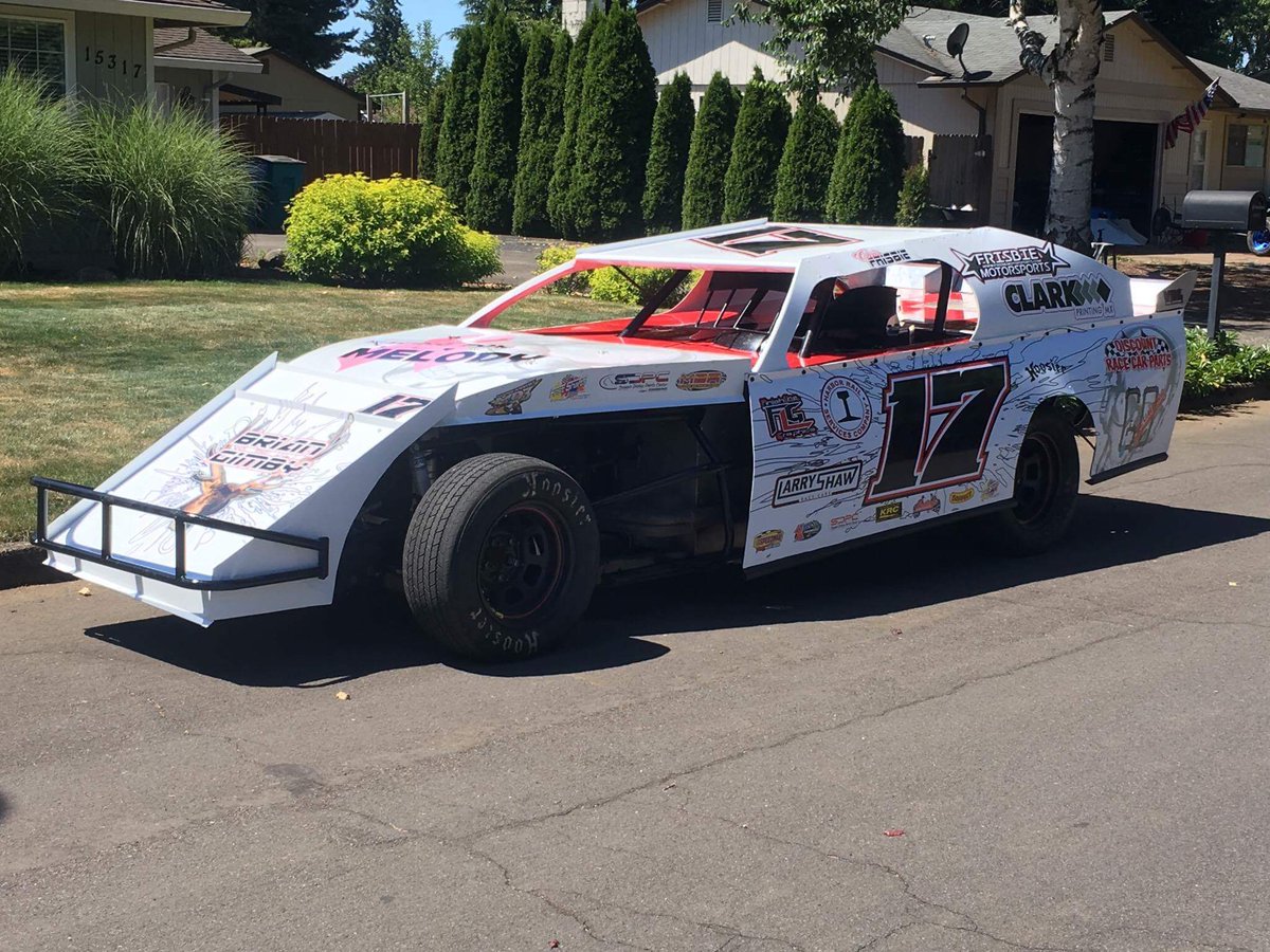 FinishLineGraph's tweet photo. The Frisbie team did an awesome job designing and installing their new wrap! https://t.co/Hrq630XLGO