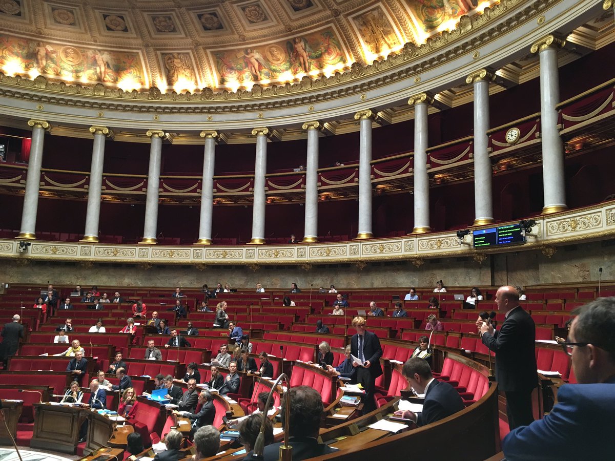 1 nvelle nuit, probablemt la dernière pour la loi de confiance dans la vie publique.#directAN