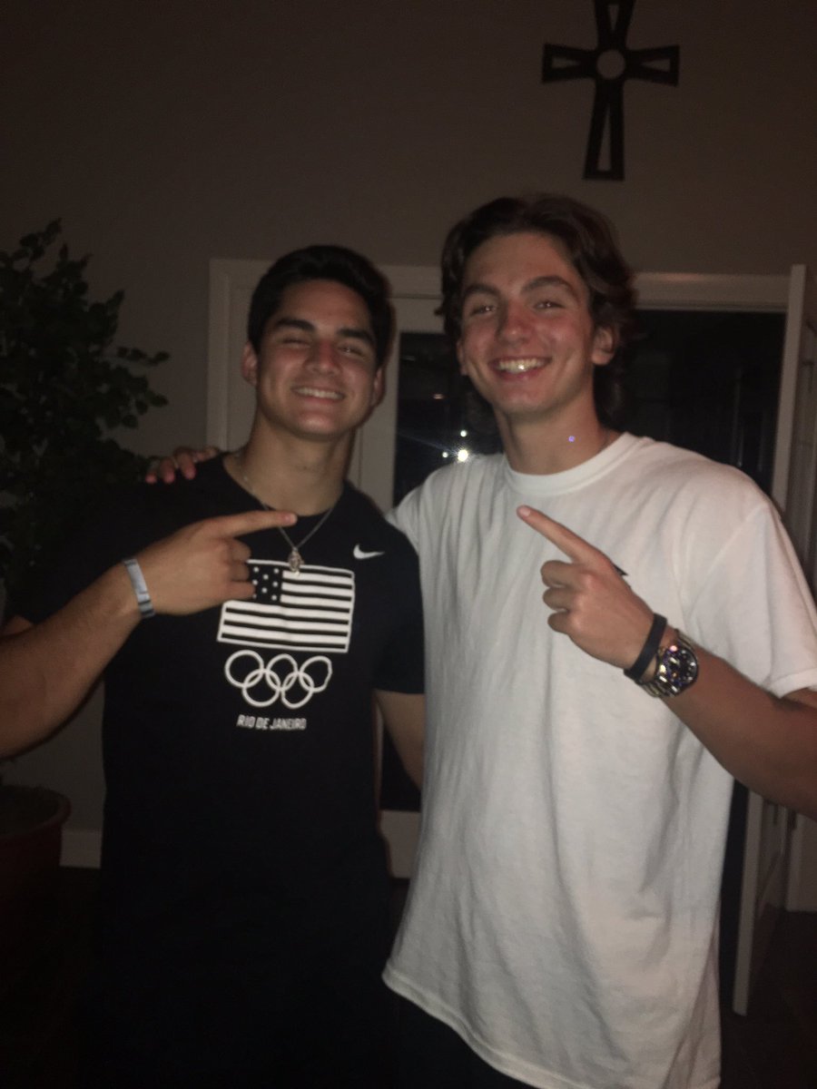 jonny_espinosa7's tweet photo. Happy birthday to one of my best friends @RileyAlec have a good one brotha 🤘🏻 https://t.co/SughMelwsf
