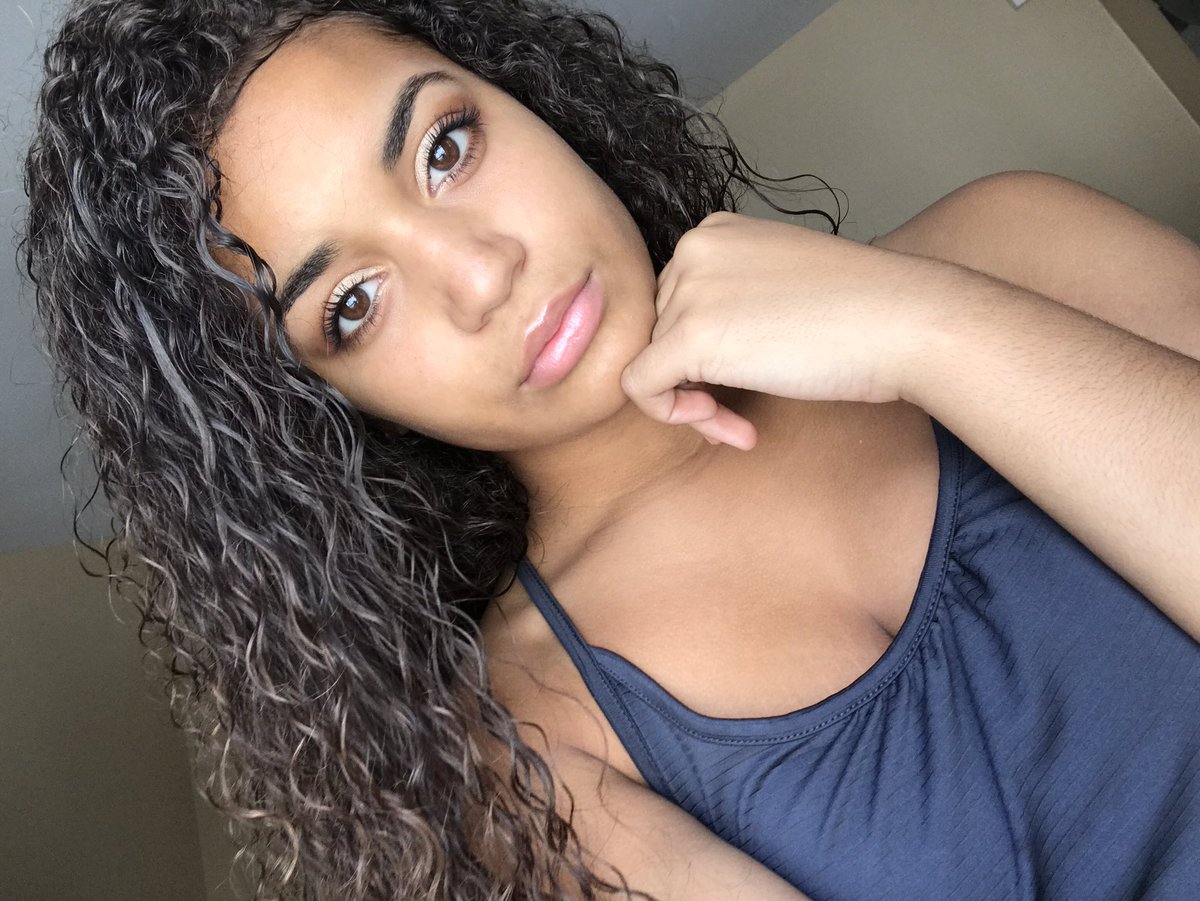lauryn_grier's tweet photo. #ThanksForNotTextingBack https://t.co/RkIpZRvos8